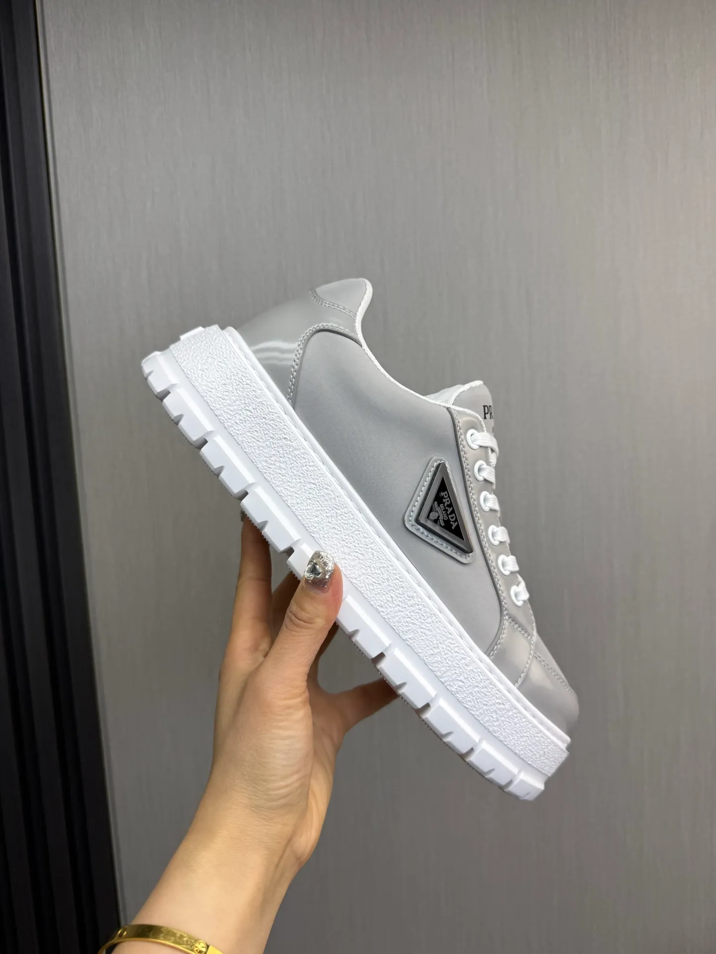 Men's shoes 💰580💰 [PRADA] Autumn and winter hot men's shoes shipped 👏Official website synchronized ⬆️Original fly-woven cowhide fabric + cowhide lining, 1⃣️:1⃣️reproduction, original sole, 38-45 (45. Customized, non-refundable)